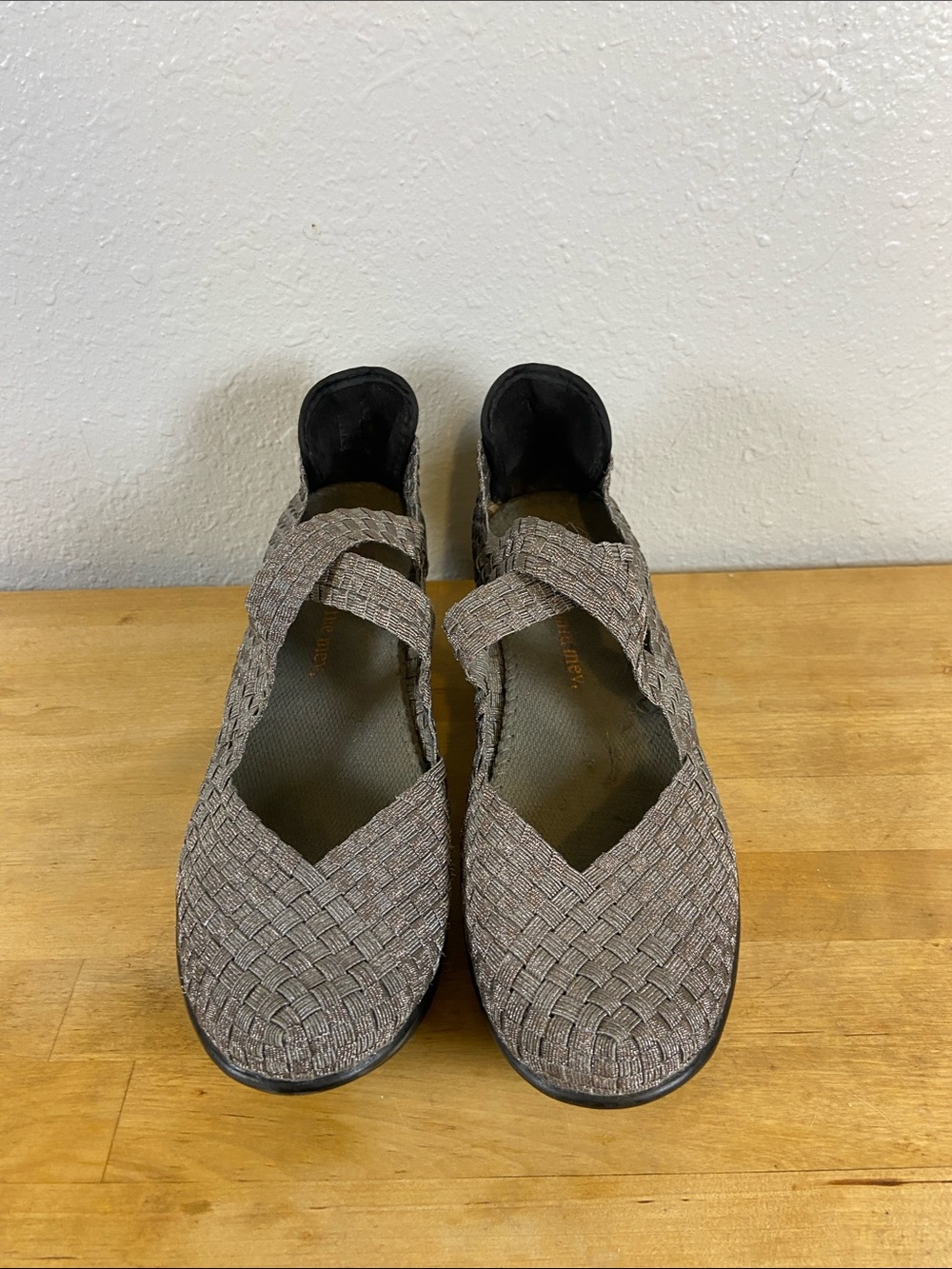 Bernie Mev Comfy Chic Silver Gray Woven Slide On Wedge Shoes Size 41